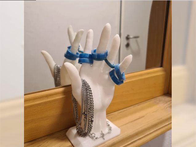 Hand jewelry holder